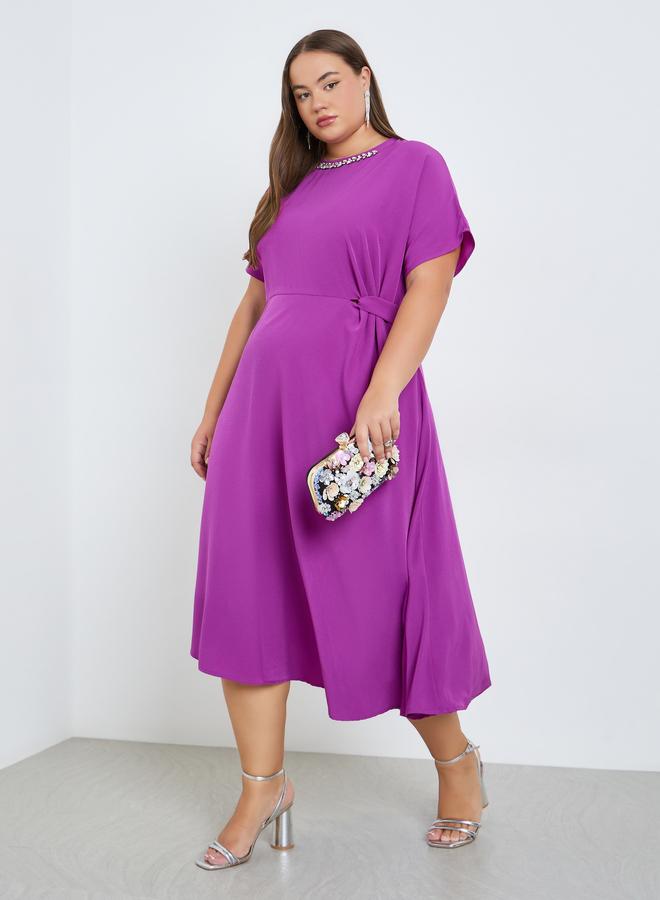 Styli Plus Size Embellished Short Sleeve A-Line Midi Dress - Image 5